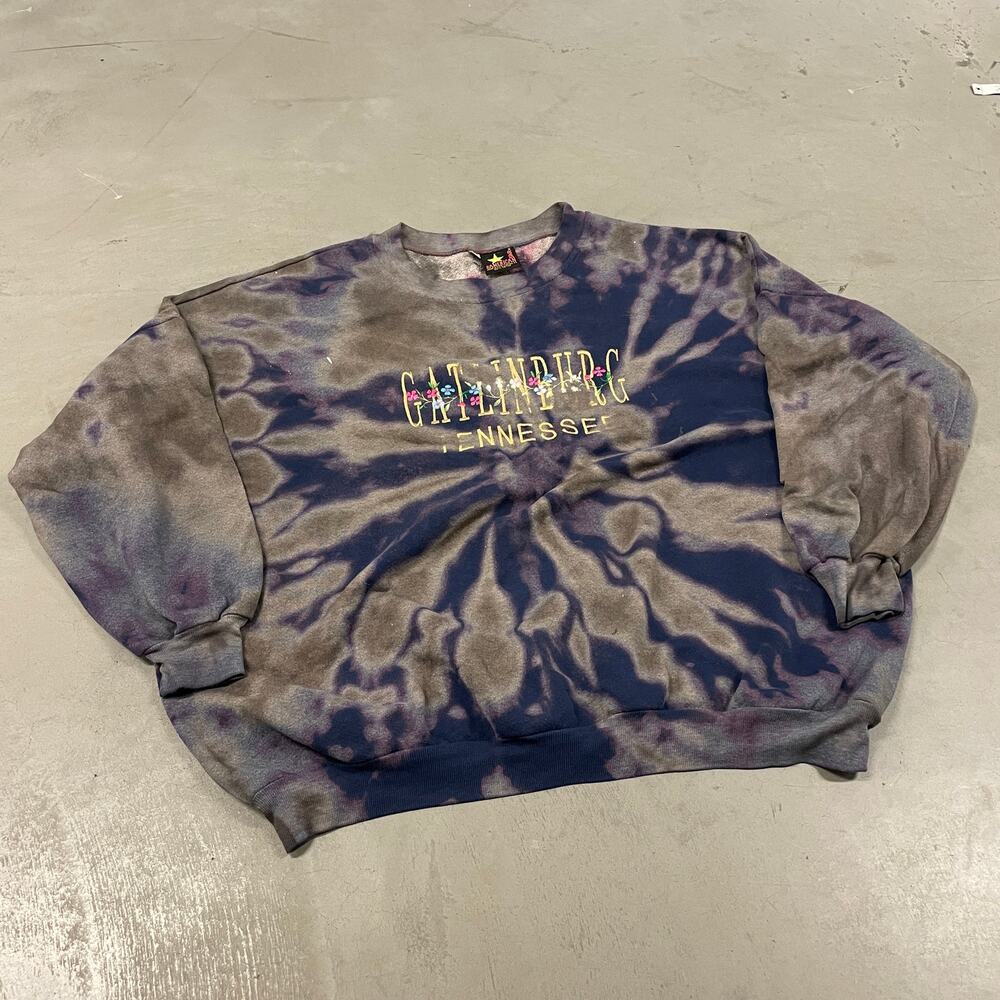 vintage Y2K tie-dye Gatlinburg sweatshirt
